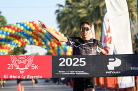 Jared Rivera, campeón 5K El Siglo @tar.mx