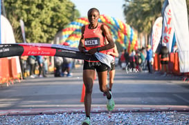 Beatriz Kamuto Gesabusa, campeona 21K El Siglo @tar.mx