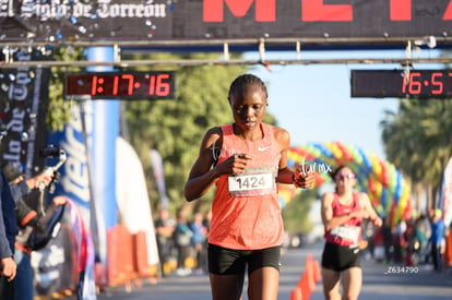 Beatriz Kamuto Gesabusa, campeona 21K El Siglo | 21K y 5K El Siglo de Torreón 2025