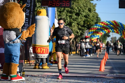 Charly Trigo, bengalas | 21K y 5K El Siglo de Torreón 2025