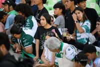 Afición en el Estadio Corona