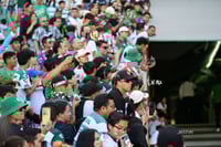 Afición en el Estadio Corona