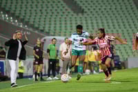 Vivian Ikechukwu, Ivonne González