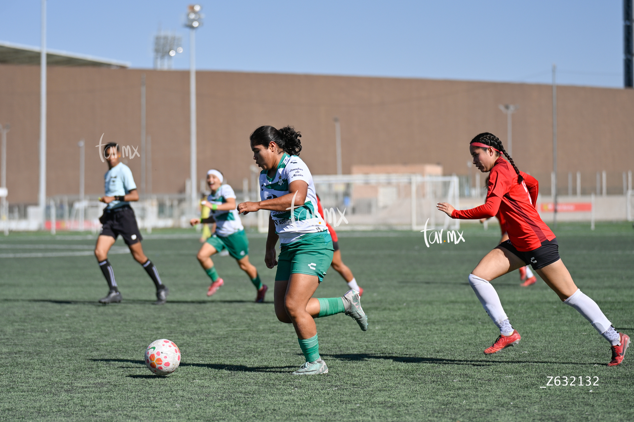 Kimberly Morales, Irán Flores