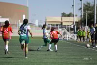 María De León, Samantha Cisneros