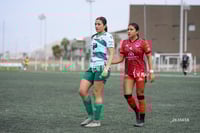 Julia De Santiago, Frida Dominguez