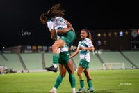 gol Kimberli Gómez, Vivian Ikechukwu, Mayra Santana