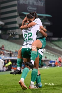 gol Mayra Santana, Vivian Ikechukwu