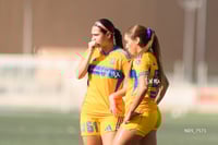 Melissa Hernandez, Ángeles Sánchez