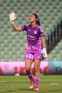 Itzel González