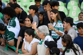 Afición en el Estadio Corona @tar.mx
