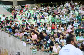 Afición en el Estadio Corona @tar.mx