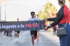 Roberto Aguilar, campeón 12K @tar.mx