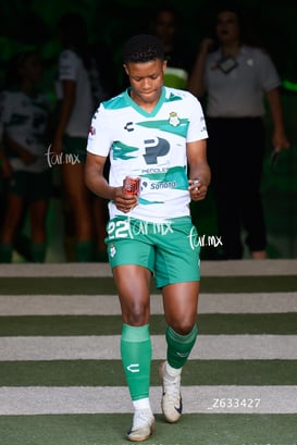 Vivian Ikechukwu @tar.mx