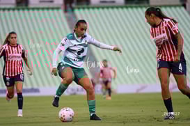 Mayra Santana, Kinberly Guzmán @tar.mx