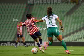 Sasha Pickard, Ivonne González @tar.mx