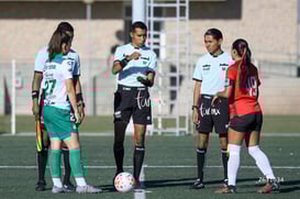Capitanas, árbitros María De León, Melany Sosa @tar.mx