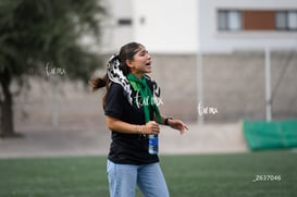 Andrea Medrano @tar.mx