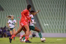 Vivian Ikechukwu @tar.mx