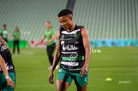 Vivian Ikechukwu @tar.mx