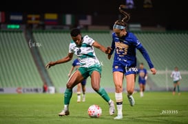 Vivian Ikechukwu, Cristina Torres @tar.mx