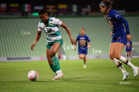 Vivian Ikechukwu, Cristina Torres @tar.mx