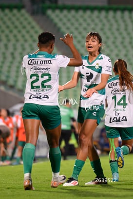 gol Yessenia Novella, Vivian Ikechukwu @tar.mx