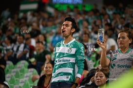 afición en el Corona @tar.mx