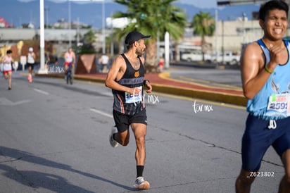 Daniel Ortíz, bengalas | Carrera Chilchota 5K 10K 21K