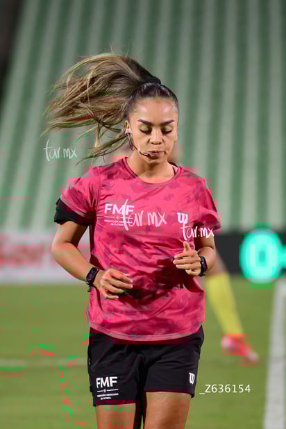 Diana Velázquez, árbitra | Santos Laguna vs Puebla femenil