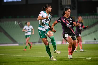 Yessenia Novella, Liliana Fernández