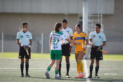 capitanas María De León, Alexa Gutiérrez » Santos Laguna vs Tigres UANL S19 visitas - 7 capitanas María De León, Alexa Gutiérrez » Santos Laguna vs Tigres UANL S19