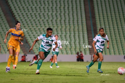 Vivian Ikechukwu » Santos vs Tigres femenil