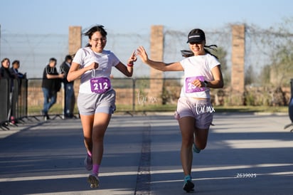 Gaby Casas, Lesly Mariana, Bengalas » Women on the move 5K y 3K Día de la Mujer