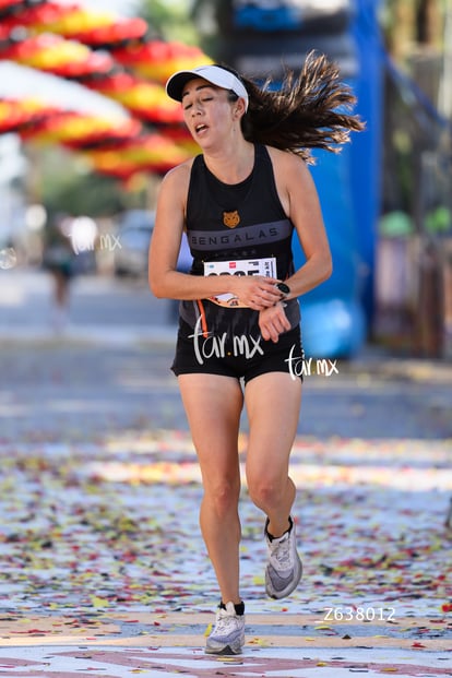 Isabel Vélez, bengalas | 10K Simsa 2025