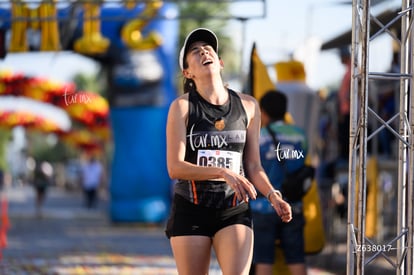 Isabel Vélez, bengalas | 10K Simsa 2025