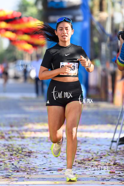 Monse Lope, halcones | 10K Simsa 2025