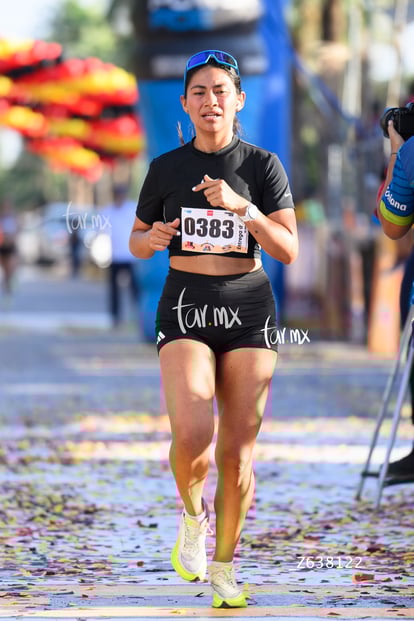 Monse Lope, halcones | 10K Simsa 2025