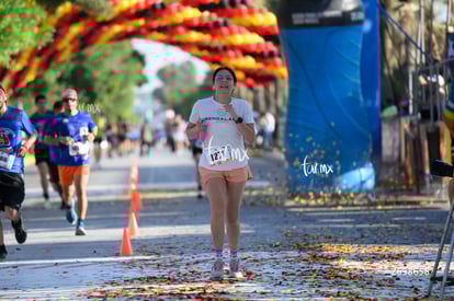 Gaby Casas, bengalas | 10K Simsa 2025