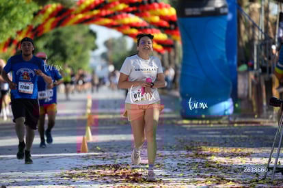 Gaby Casas, bengalas | 10K Simsa 2025