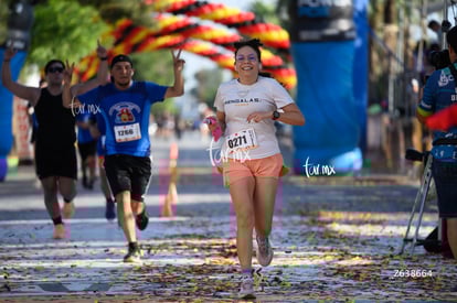 Gaby Casas, bengalas | 10K Simsa 2025