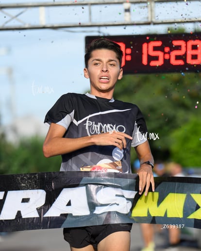 Jared Serrano Rivera, campeón, halcones | 5K Parroquia Nuestra Señora del Carmen