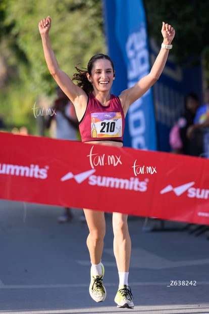 Ana Janeth Ibarra, Campeona 10k, summits | Carrera 10K y 7K todo por ayudar 2025
