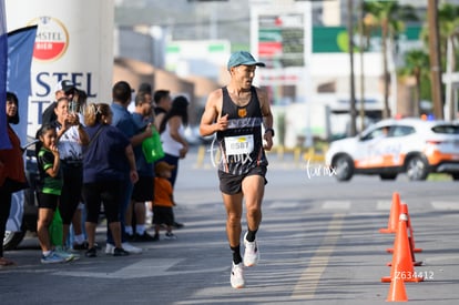 Daniel Ortíz, bengalas | Carrera 5K y 10K Canacintra Torreón 2025