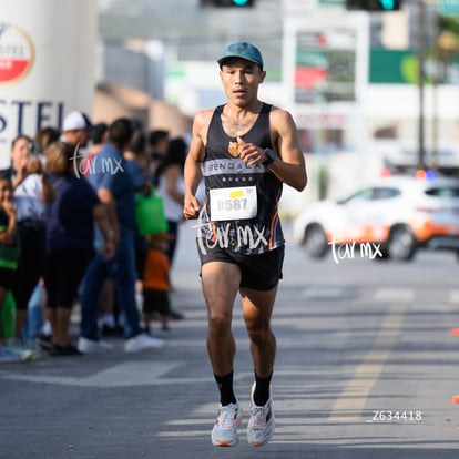 Daniel Ortíz, bengalas | Carrera 5K y 10K Canacintra Torreón 2025