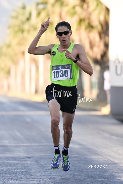 Roberto Zamora, bengalas | Carrera Artec 21K 12K 5K