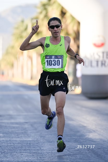 Roberto Zamora, bengalas | Carrera Artec 21K 12K 5K
