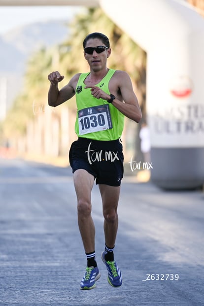 Roberto Zamora, bengalas | Carrera Artec 21K 12K 5K