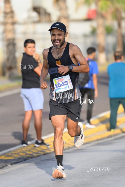 Daniel Ortíz, bengalas | Carrera Chilchota 5K 10K 21K