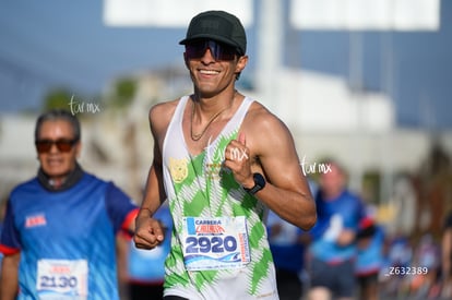 Pablo Obregón, bengalas | Carrera Chilchota 5K 10K 21K